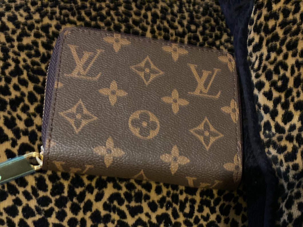 LV Women’s Zippered Wallet